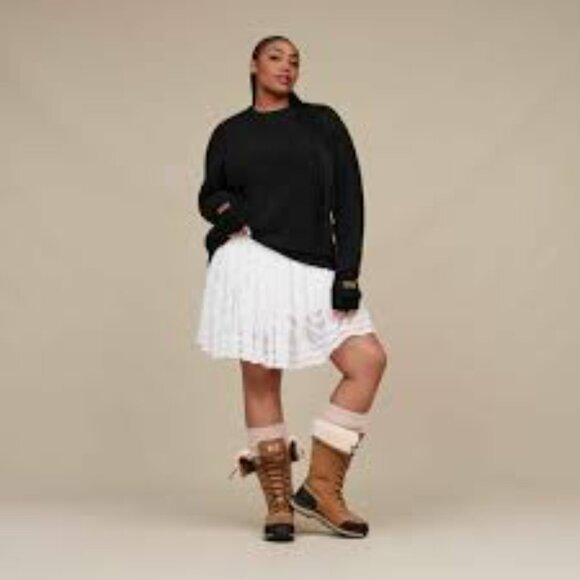 New UGG Australian Women's Chestnut Adirondack Boots - Picture 2 of 13